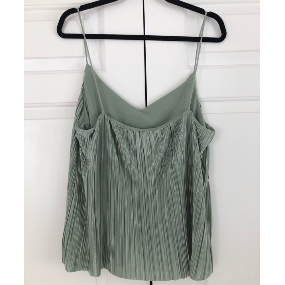 Green Ribbed Texture Spaghetti Strap Top - Picture 2 of 2